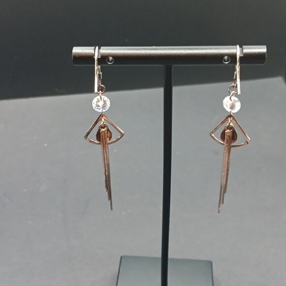 LE YI Drop Dangle Earrings New In Box - Picture 3 of 6